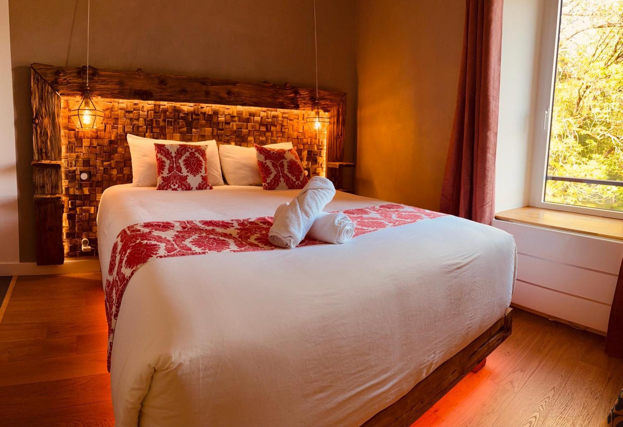 Bed and Breakfast Le Moulin Du Guy, Proche Du Puy Dufou Chanverrie Экстерьер фото