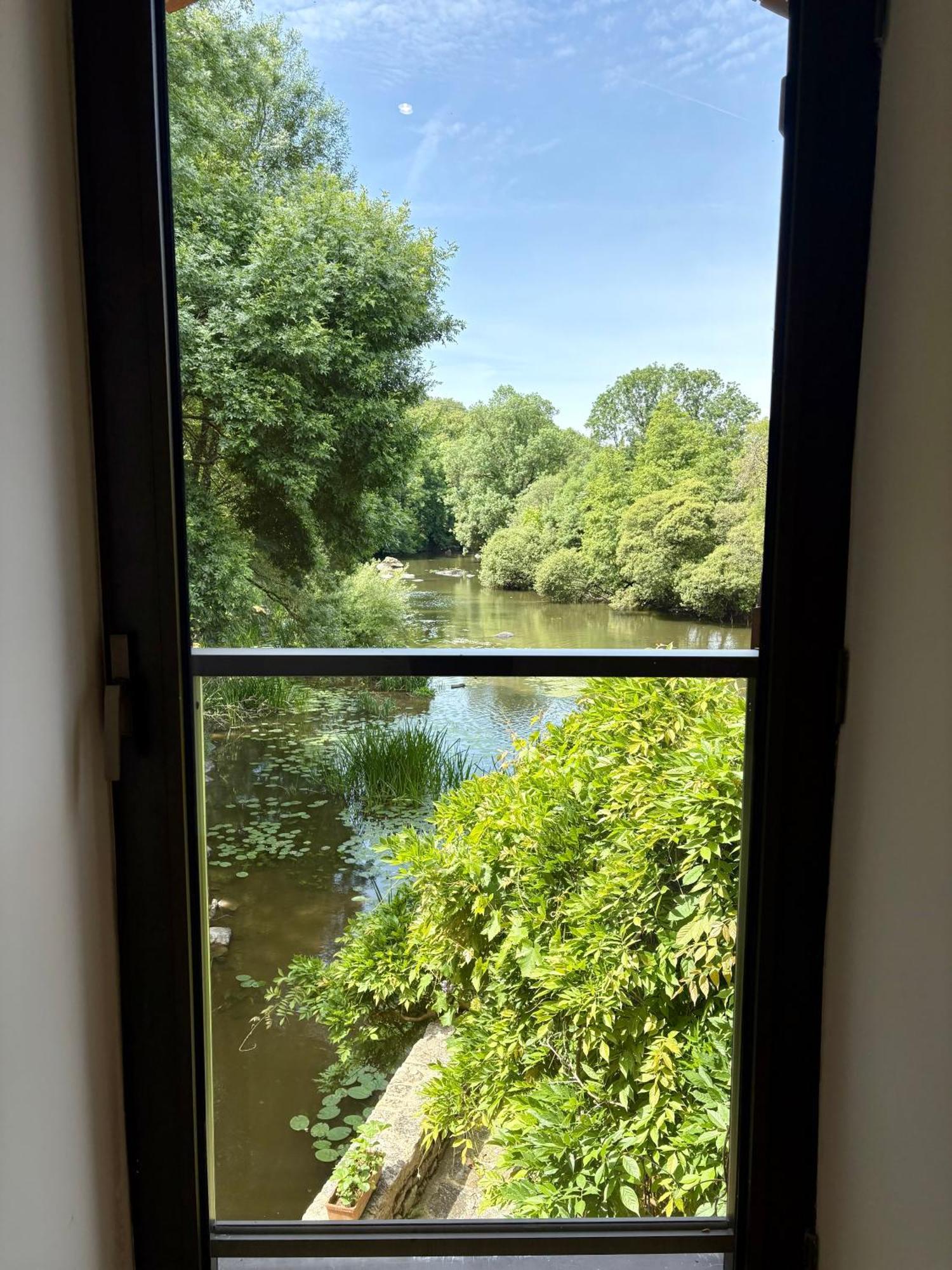Bed and Breakfast Le Moulin Du Guy, Proche Du Puy Dufou Chanverrie Экстерьер фото